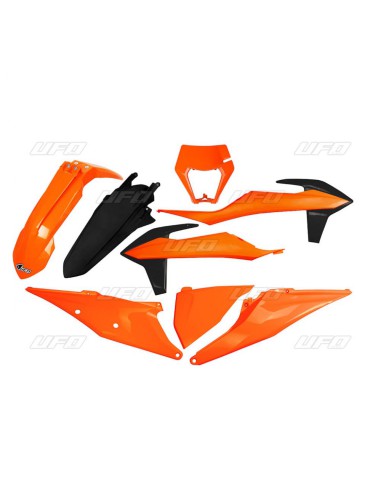 UFO KOMPLET PLASTIKÓW KTM EXC 125 '20-'21, EXC 250 / 300 TPI '20-'23, EXC-F 250 / 350 / 450 / 500 '20-'23 Z OSŁONĄ LAMPY KOLOR