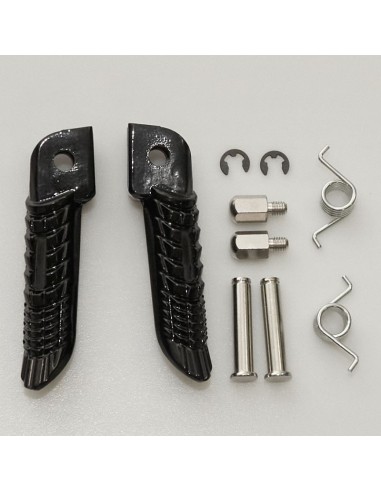 BIKETEC PARTS ZESTAW PODNÓŻKÓW (PODNÓŻKI) KIEROWCY KOMPLETNY Z MOCOWANIAMI SUZUKI GSXR 600/750/1000 '01-12 KOLOR CZARNY